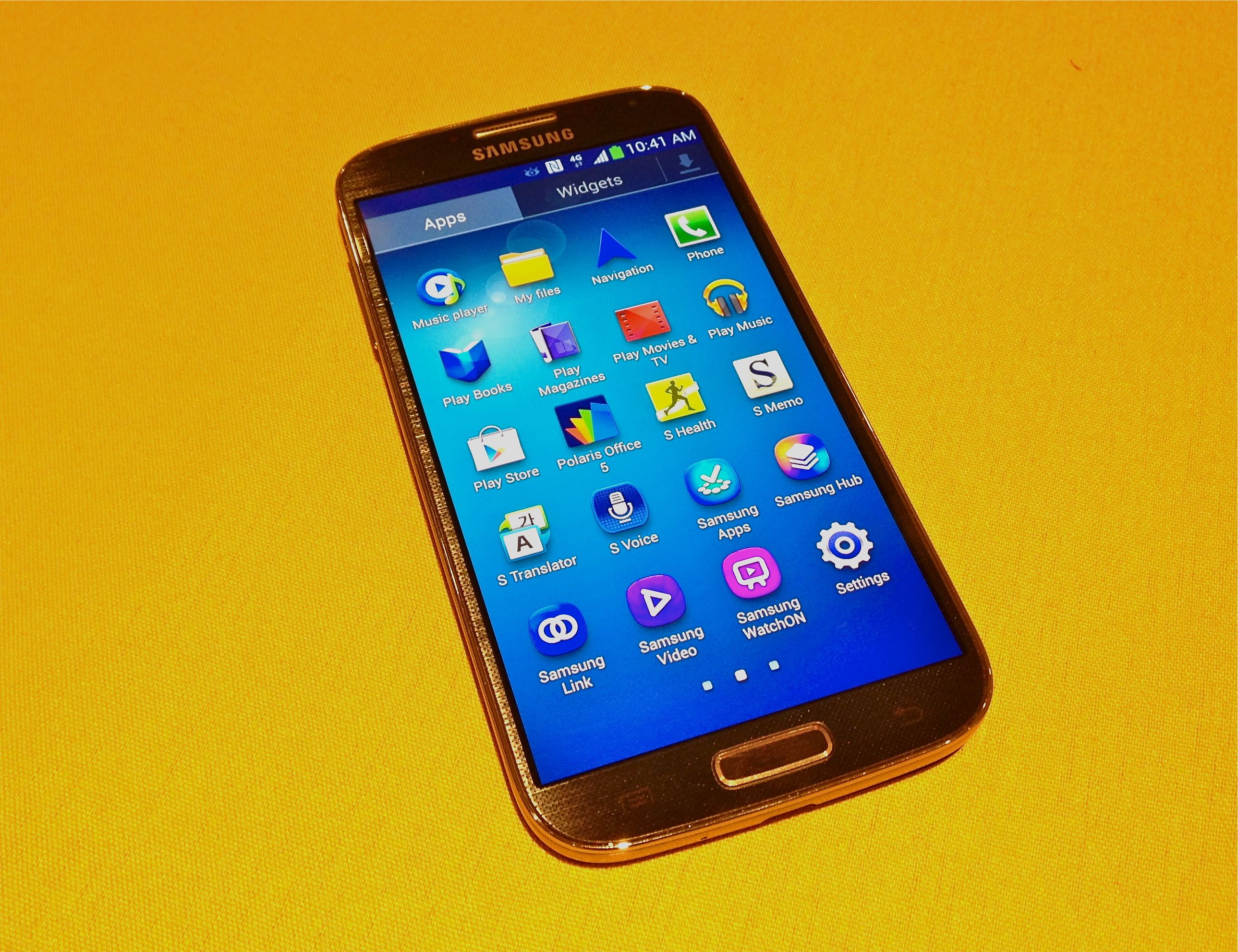 Samsung Galaxy S4 Has Bigger Display and Bolder Software - Lauren Goode ...